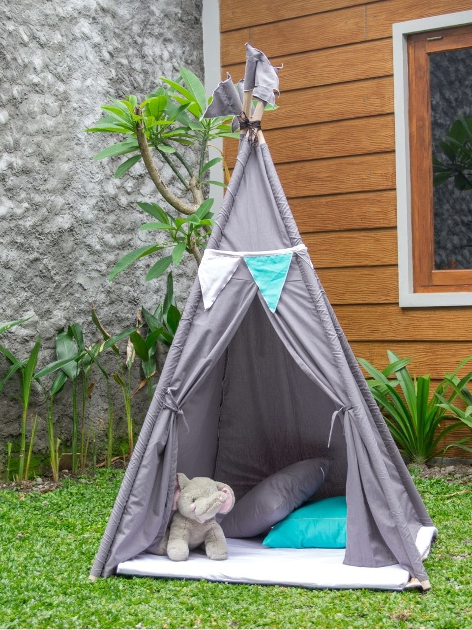 summer activities for families best things to do in the summer should have an outdoor tent in a backyard