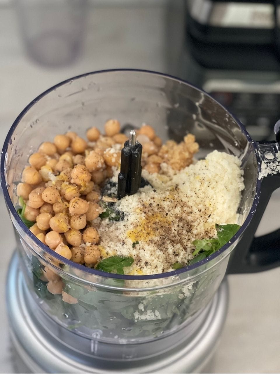 Basil pesto hummus