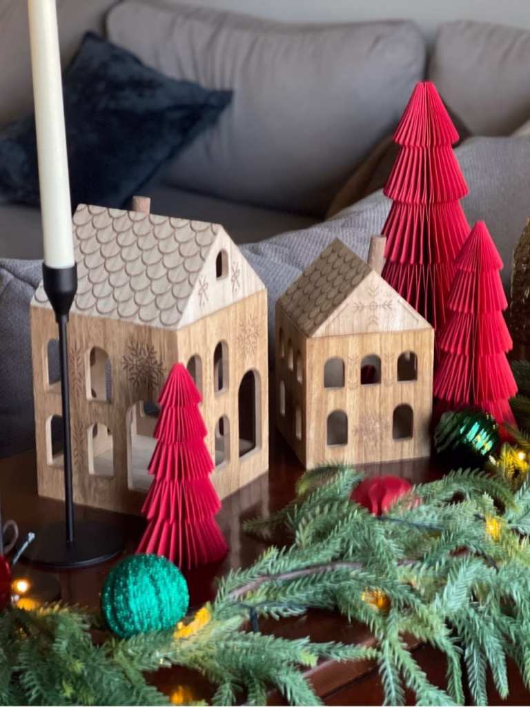 Easy Christmas Console Table Decor Ideas on a Budget